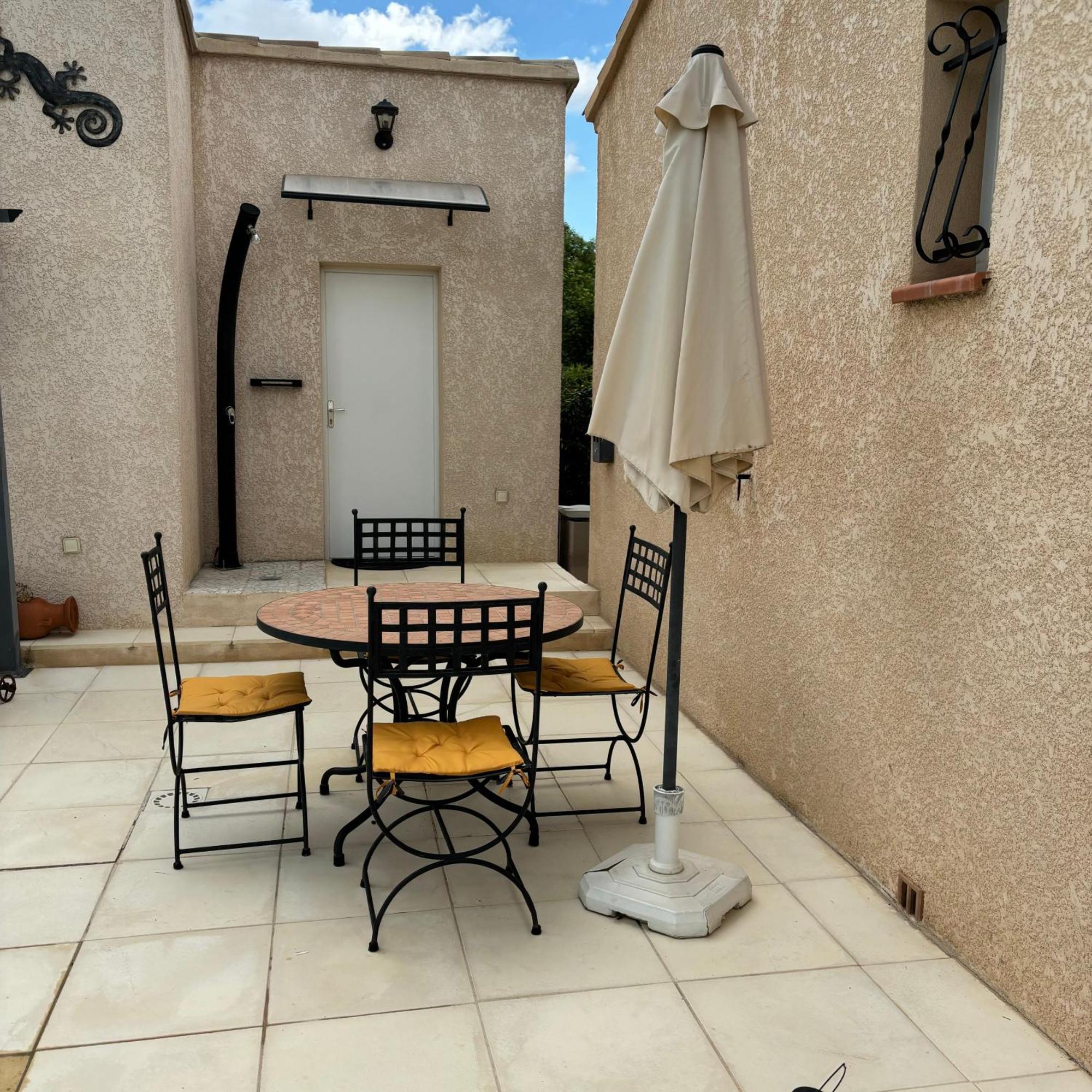 Holiday home Independant Au Pied Des Dentelles De Montmirail Violes